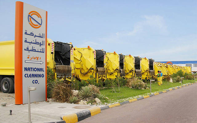 حافلات تابعة لشركة الوطنية للتنظيف في الكويت