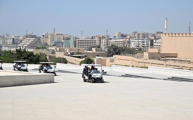 مصطفى مدبولي رئيس مجلس الوزراء المصري في "الممشى السياحي"