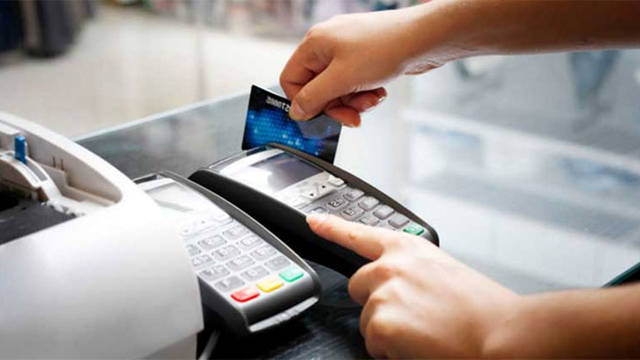 El Sisi approves e-payment law