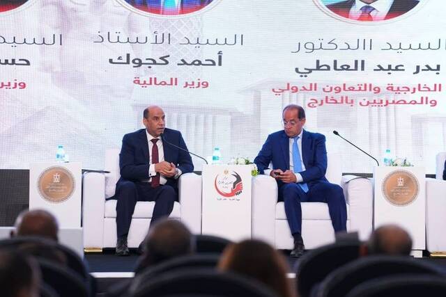 أثناء إلقاء وزير العمل كلمته
