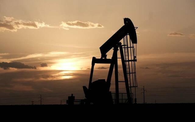 إلى أين تتجه أسعار النفط العالمية هذا العام؟.. مؤسسات دولية تجيب