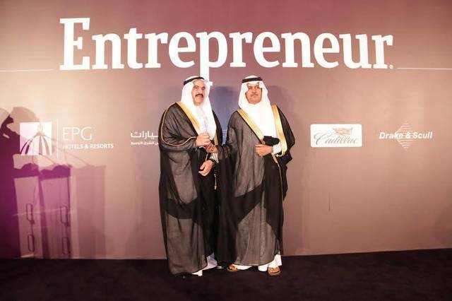 نظير انجازاته خلال مسيرته المهنية