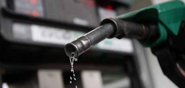الإمارات تخفض أسعار الوقود في أبريل