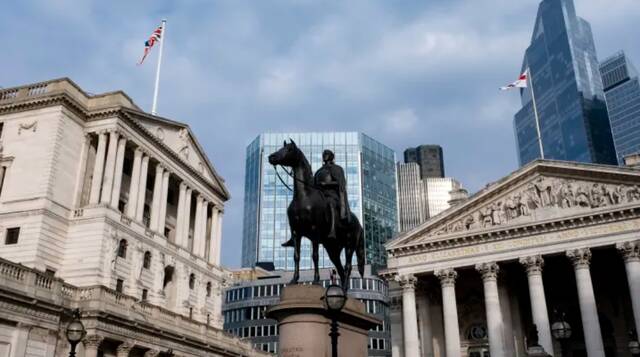 بنك إنجلترا يثبت الفائدة ويحذر من الحرب التجارية 
