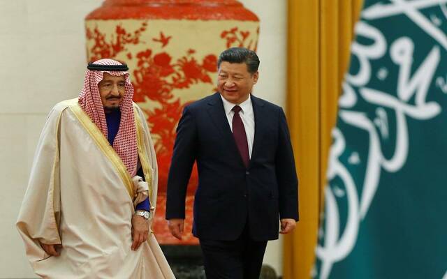 خادم الحرمين الشريفين، الملك سلمان بن عبدالعزيز آل سعود، والرئيس الصيني، شي جين بينغ- أرشيفية