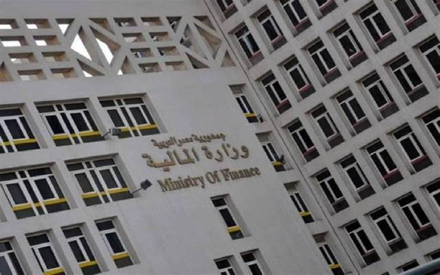 Egypt considers hedging against price hikes of strategic commodities