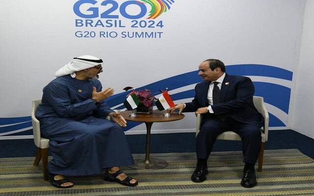 السيسي وولي عهد أبوظبي يؤكدان الحرص على التعاون والتنسيق في مختلف المجالات