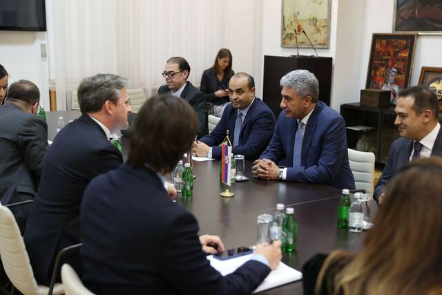 مصر وصربيا تبحثان تعزيز التعاون في مجالي السياحة والآثار