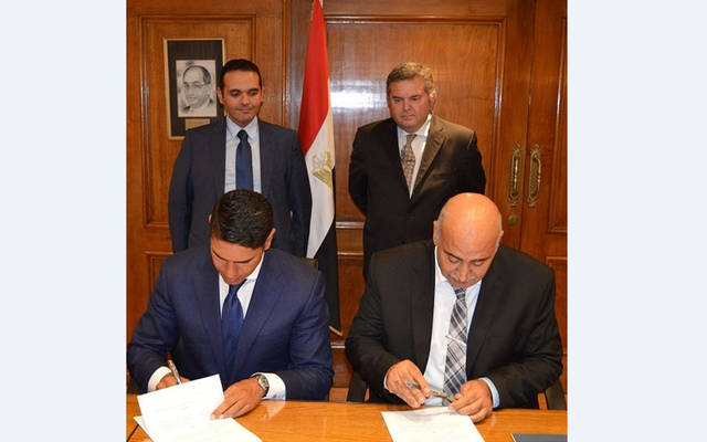 جانب من توقيع العقد بحضور هشام توفيق وزير قطاع الأعمال العام