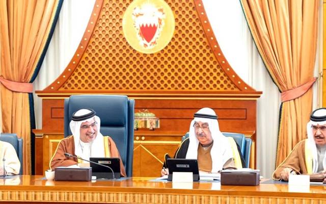 قبل ساعات من تطبيق "المضافة".."وزراء" البحرين يعفي 1400 خدمة حكومية