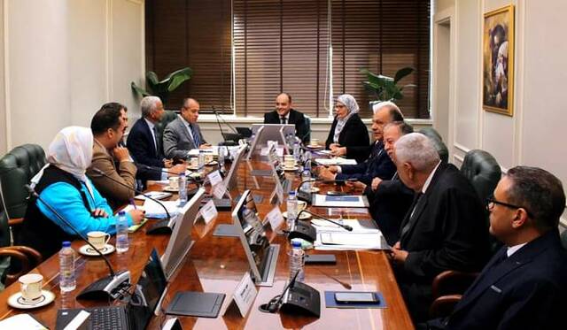 وزير الصناعة المصري يبحث مع غرفة مواد البناء آليات وقرارات تطوير "شق الثعبان"