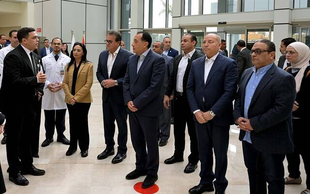 مدبولي يوجه بصرف 10 ملايين جنيه دعماً لمستشفى "أهل مصر" لعلاج الحروق