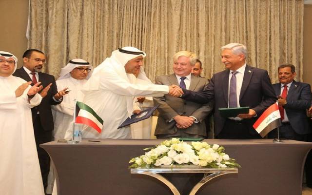 Kuwait and Iraq sign a contract to study the joint oil fields