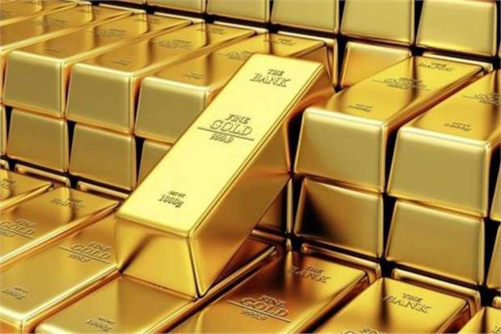 الذهب يتراجع طفيفاً مع استمرار مشتريات البنوك المركزية