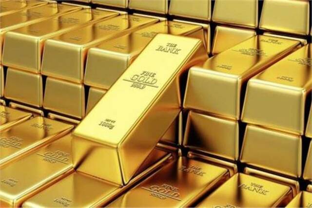 الذهب يسجل مستوى قياسي جديد ويقفز إلى 2,100 دولار