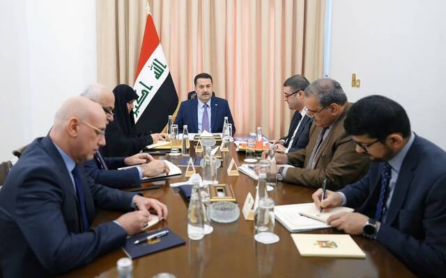 رئيس الوزراء يبحث سبل تطوير قطاع الاتصالات في العراق