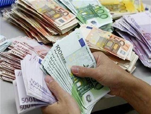 العائد على السندات يتخطى 7% لأول مرة بتاريخ اليورو