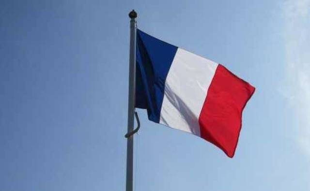 الاقتصاد الفرنسي ينمو 0.5% بالربع الأول 2016