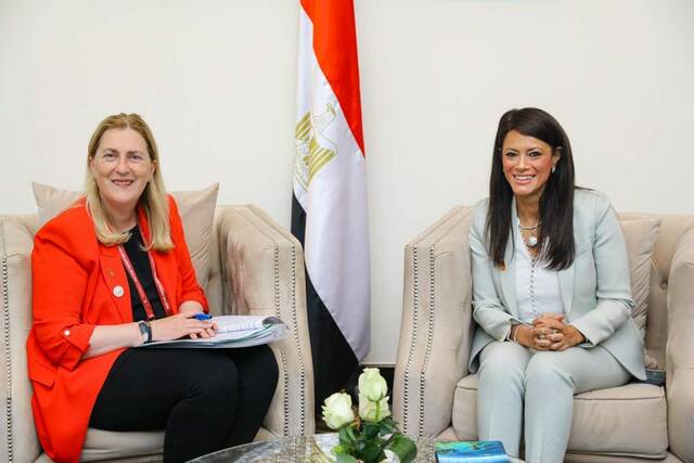 وزيرة التعاون الدولي المصرية مع نظيرتها السويسرية