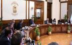 الدكتور مصطفى مدبولي رئيس مجلس الوزراء المصري مع أعضاء اللجنة الاستشارية لتطوير السياحة المصرية
