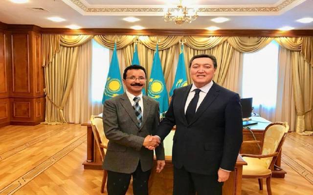 رئيس موانئ دبي العالمية يبحث استثمارات جديدة مع حكومة كازاخستان