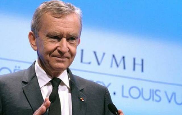 ‏أغنى رجل بالعالم يفقد من ثروته 11.2 مليار دولار في يوم واحد.. لماذا؟