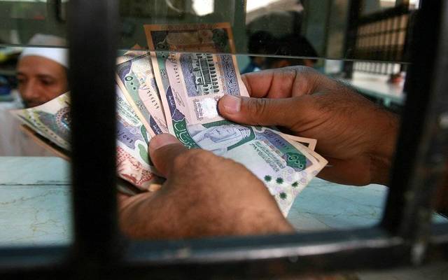 Saudi Arabia freezes 1,200 bank accounts
