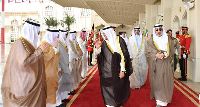 وفد كويتي يغادر إلى البحرين للمشاركة في القمة العربية
