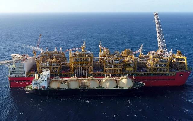 مصر تتعاقد مع شركة نرويجية لاستئجار وحدة عائمة لتوفير الغاز خلال أشهر الصيف