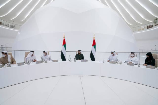 حكومة الإمارات تعتمد قرارات لدعم مسيرة التنمية.. بينها تدشين مجلس لتطوير الصناعة