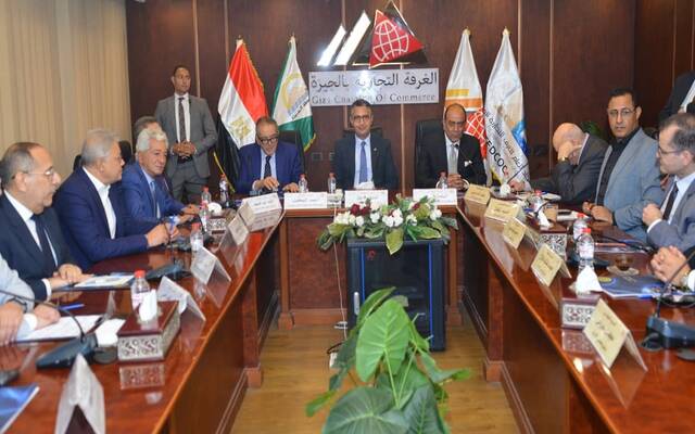 اجتماع وزير التموين مع شعبة تجار البقالة والمواد الغذائية