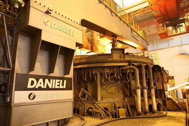 مصنع صلب لشركة دانيللي الإيطالية - صورة أرشيفية
