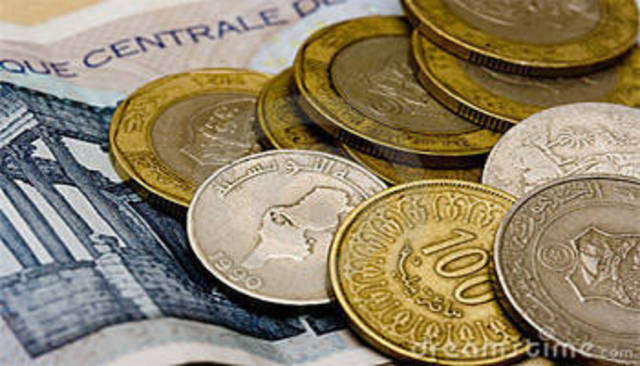 Tunisia’s dinar declines slightly against US dollar