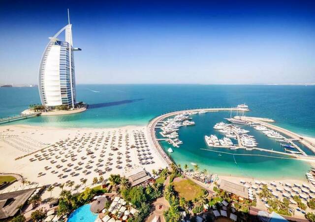 فندق برج العرب بإمارة دبي - أرشيفية