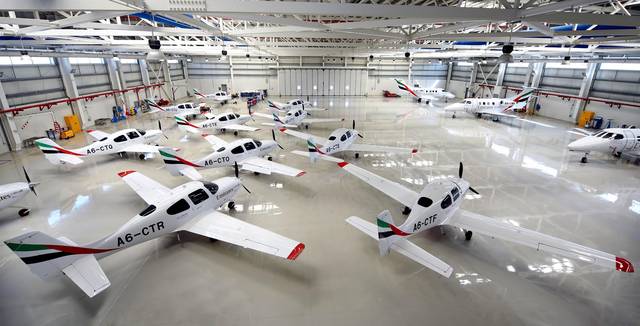 أبرز فعاليات اليوم الأول من معرض دبي للطيران (صور)