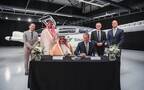 جانب من توقيع الاتفاقية بين مجموعة الخطوط السعودية وشركة "ليليوم" الألمانية