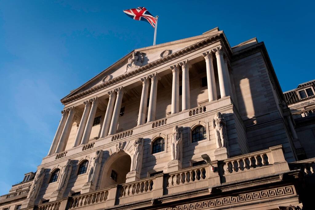 بنك إنجلترا يبقي على أسعار الفائدة دون تغيير للمرة السادسة