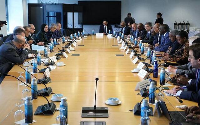 محمد فريد وزير الاستثمار مع مختار ديوب المدير التنفيذي لمؤسسة التمويل الدولية