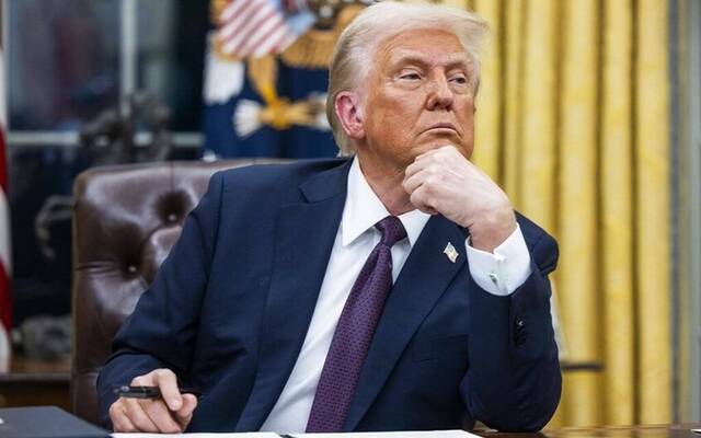 ترامب يرفع الرسوم الجمركية عن الذهب والمعادن الحيوية ويفرضها على السيليكون