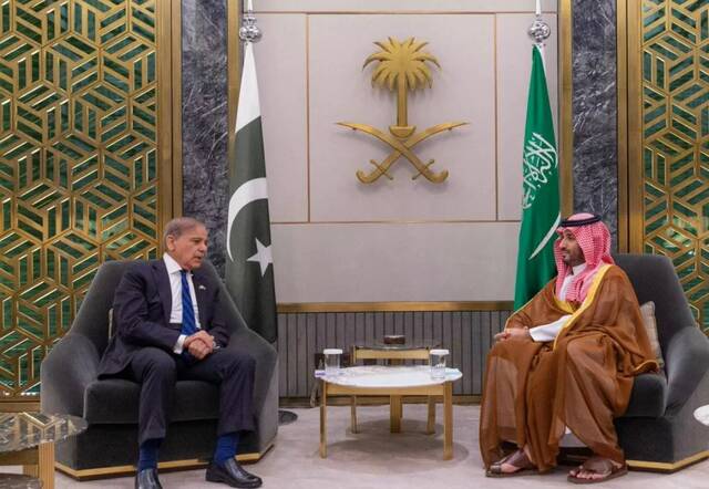 ولي العهد ورئيس وزراء باكستان