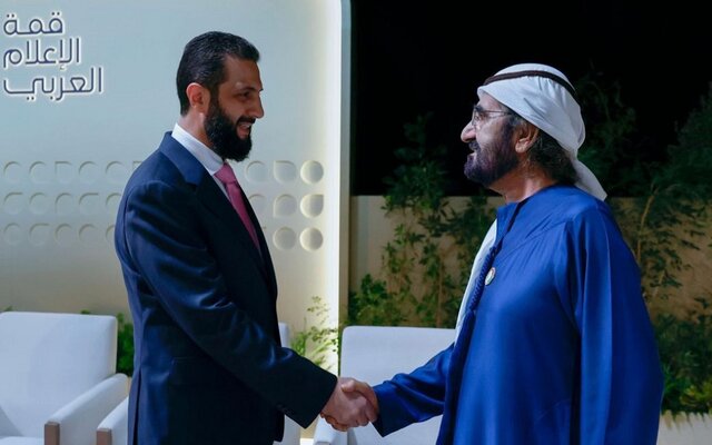 محمد بن راشد آل مكتوم  نائب رئيس الدولة رئيس مجلس الوزراء حاكم دبي و أحمد الشرع رئيس الجمهورية العربية السورية