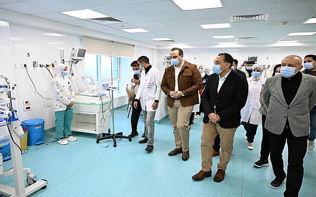 مدبولي يتفقد مستشفى الكرنك الدولي وتشغيل وحدة أورام بمعايير عالمية