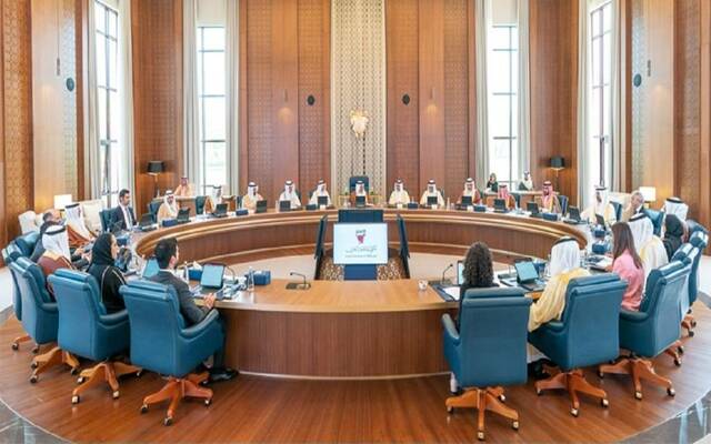 حكومة البحرين تُصدر 5 قرارات جديدة في اجتماع برئاسة ولي العهد