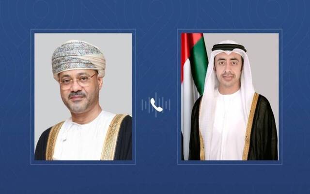 الشيخ عبدالله بن زايد آل نهيان وزير الخارجية الإماراتي مع نظيره العماني بدر بن حمد البوسعيدي