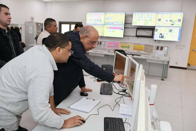 الدكتور محمود عصمت وزير الكهرباء والطاقة المتجددة