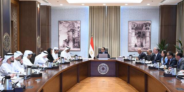 اجتماع رئيس الوزراء مع الوفد الإماراتي