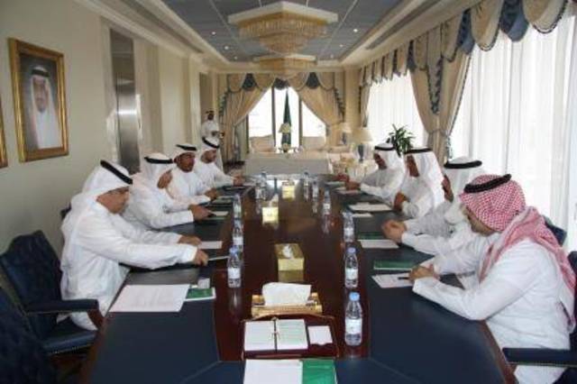 وزير الاتصالات يطالب الشركات بالقضاء على الشرائح المجهولة وتقديم خدمات أفضل