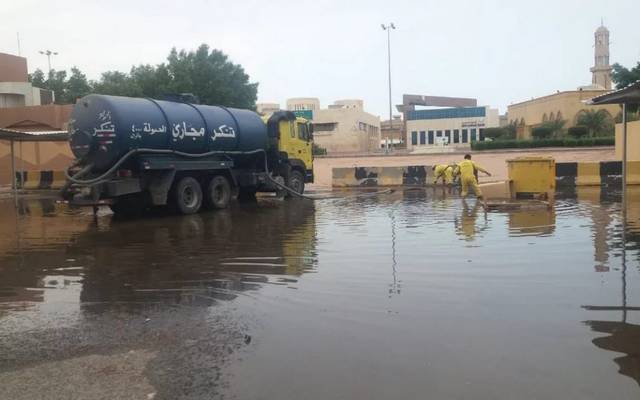بلدية الكويت: توزيع الآليات والعمال على المحافظات للتعامل مع الأمطار