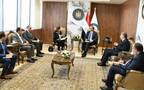 وزير البترول المصري مع رئيس شل مصر