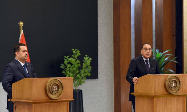 رئيسا وزراء مصر والعراق يشهدان توقيع 11 وثيقة تعاون بين البلدين
